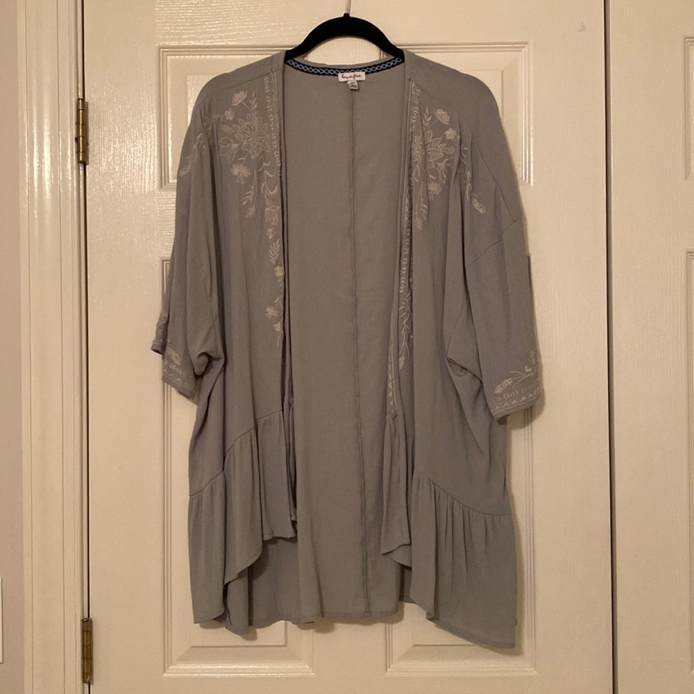 Light blue/ gray kimono with floral embroidered design